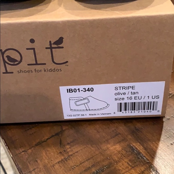 ✨3 hour flash sale✨NIB Pipit baby shoes - Picture 3 of 9